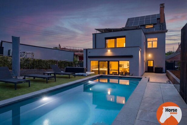 WELLE-Gerenov. herenhuis met charmante gevel en moderne luxe!