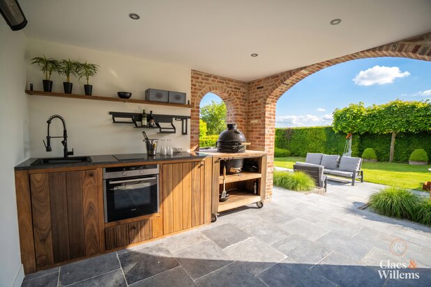 Exceptional 400 m² Villa on 20 Ares in Dilbeek