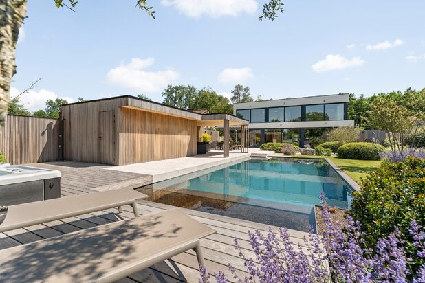 Energiezuinige, rustig gelegen moderne architecturale villa met wellness-oase in Wolfsdonk