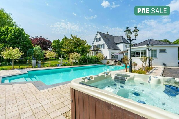 Ready to move in villa, annex (145 m²) on 2,890 m² in Ledegem