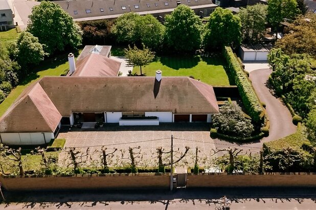 Indrukwekkend Vastgoed op 3.667 m² met dubbele garage