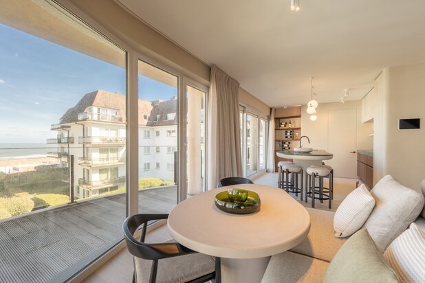 Smaakvol gerenoveerd appartement met zeezicht, gelegen in een kleinschalige villaresidentie in het Zoute...
