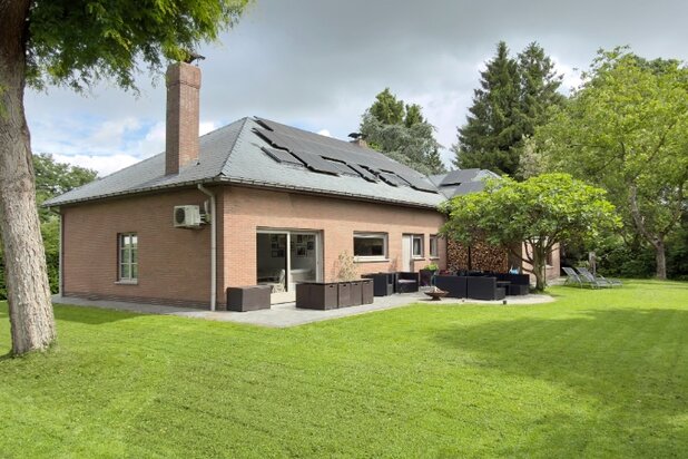 Zeer ruime villa van 400m² op 24 are