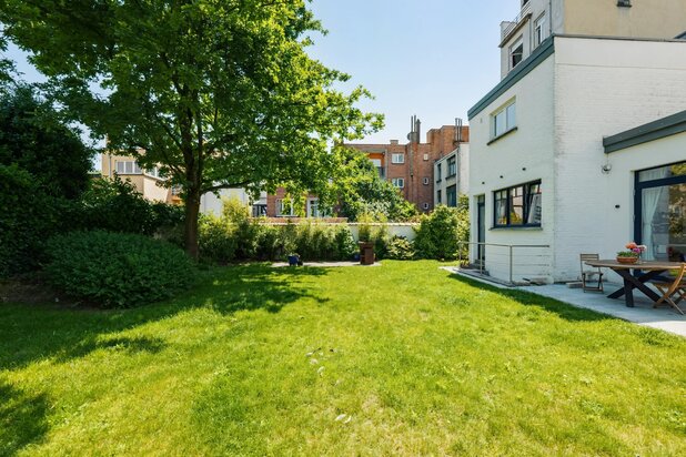 Etterbeek : Prachtig huis met 6 slaapkamers + tuin