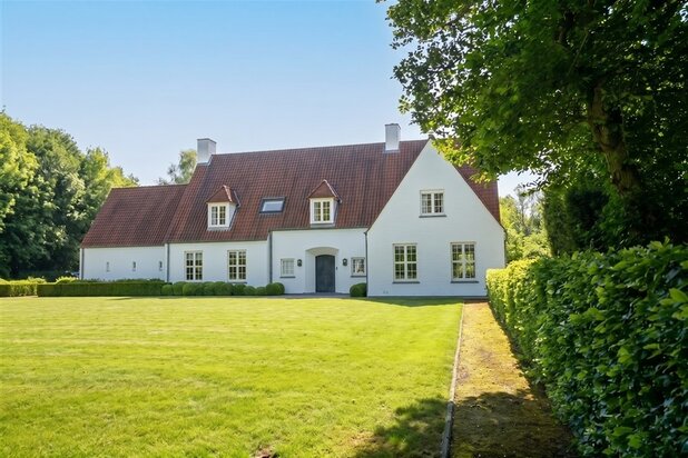 Zeldzaam landhuis op een exclusief domein van 2,4 Ha!