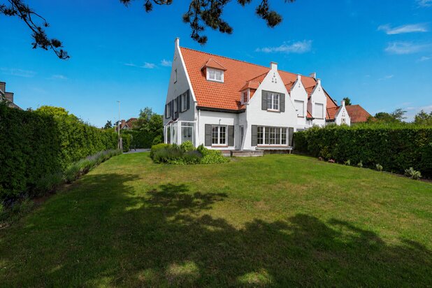 Karaktervolle villa in Zoutestijl op toplocatie in het Zoute