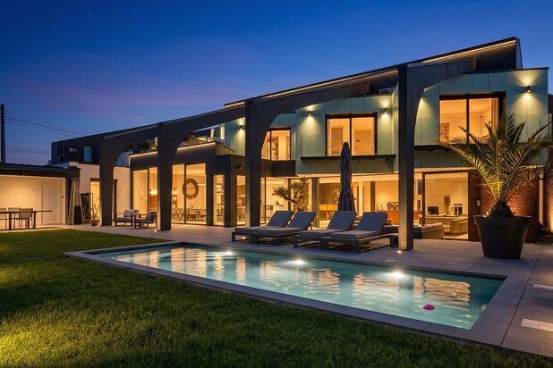 Loftgevoel in een uitzonderlijke villa!
