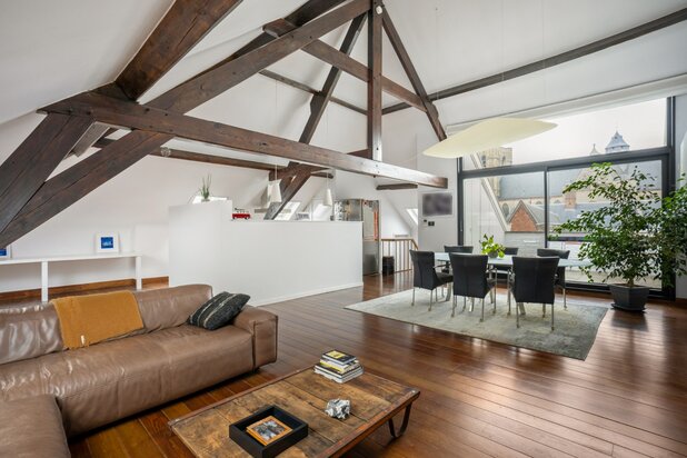 Duplex-Penthouse (213 m²) avec terrasse sur le toit à vendre au cœur de Gand