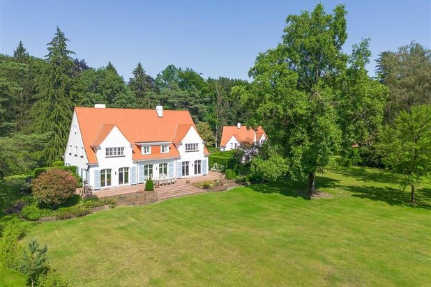 Maison de campagne exclusive avec maison d'hôtes et dépendance