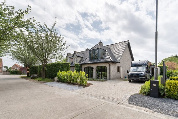 Villa met kantoorruimte op uitstekende locatie
