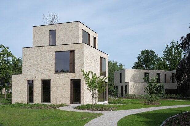 Architecturale woning met o.m 3 slaapkamers en 2 badkamers in het gegeerde Drongen