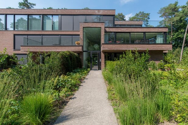 Uniek en volledig bemeubeld nieuwbouwappartement ca 216m2 in een oase van groen en rust