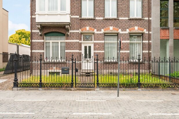 Maison de maître exclusif en plein centre de Mol