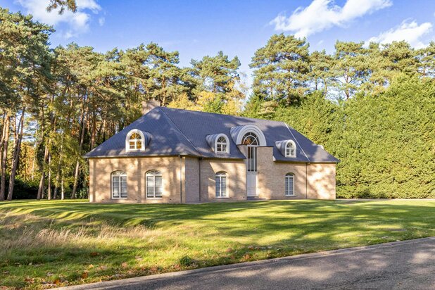 Villa élégante avec espace d'entraînement dans un quartier résidentiel exclusif près du parc national de Hoge Kempen