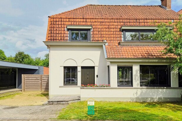 Strak moderne renovatie in dialoog met authentieke charme