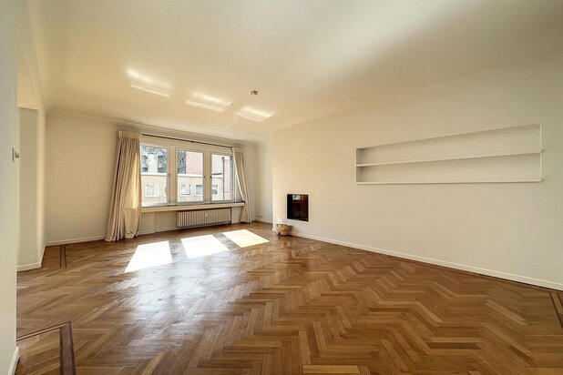 Depage: Subliem 4-sk appartement. + kantoor + parkeerplaats