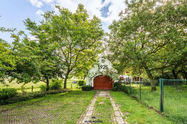 A charming farmhouse with panoramic views of the polder