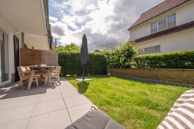 Spacious and bright garden apartment with sun terrace 200m from the promenade! - garage box