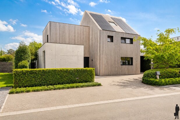 Unieke architectenvilla; af te werken - in groen - op 20 are