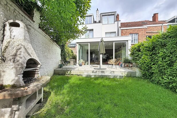 Plein Saint-Pierre: Prachtig gerenoveerd huis, PEB B-