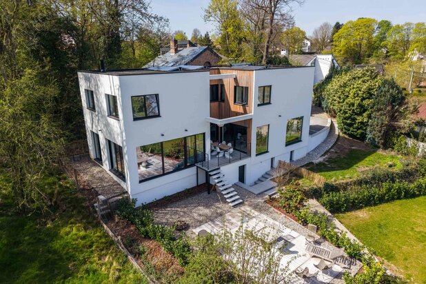 Genval : Villa contemporaine rénovée 4CH/3SDB/PEB A