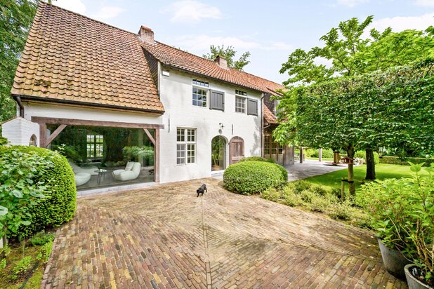 Karaktervolle gerenoveerde villa op 2.100 m² in Schilde-Bergen