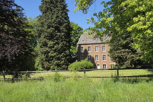 Regio Habay – karakteristiek landhuis op 3,5 ha