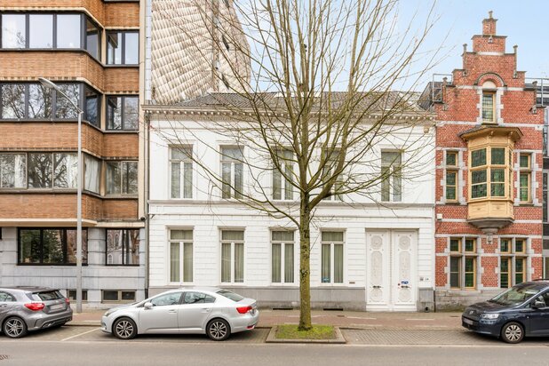 Charmante herenwoning met 5 slk en prachtige stadstuin 