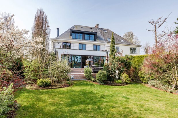 Observatoire– Élégance contemporaine et jardin sans vis-à-vis