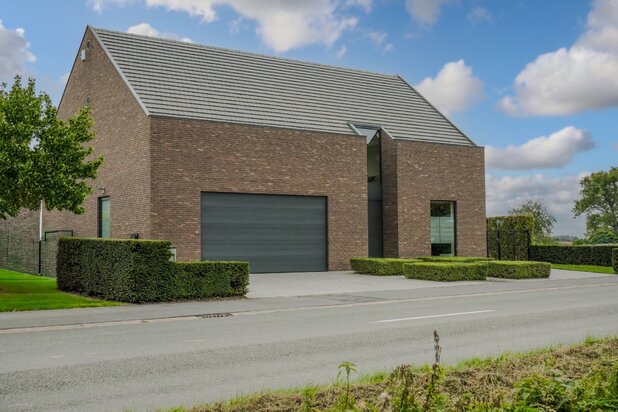 Moderne woning met open zicht en hedendaags comfort