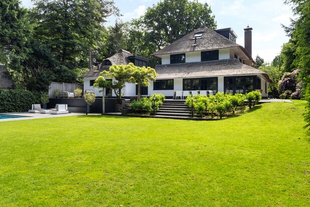 Villa a vendre a LAREN avec reference 19511661189