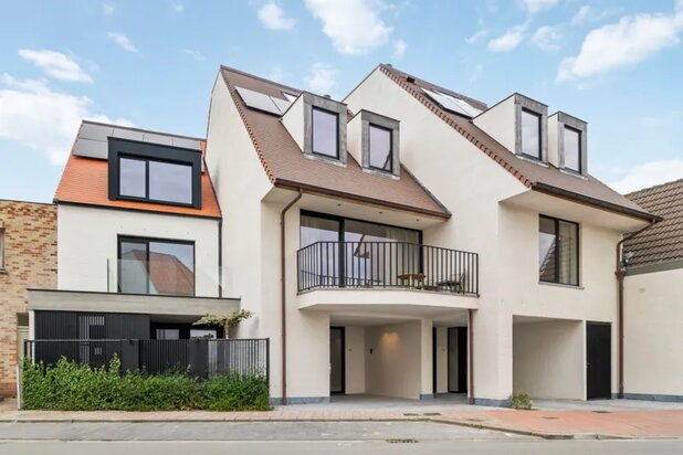 Maison neuve prête à emménager et très joliment achevée avec 4 chambres à proximité du centre et du marché de Knokke.