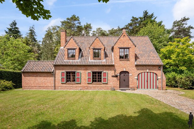 Zeer rustig gelegen villa op prachtig perceel van ca. 1594m²