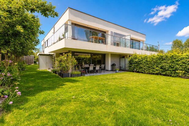 Two-bedroom villa-apartment with garden in Destelbergen