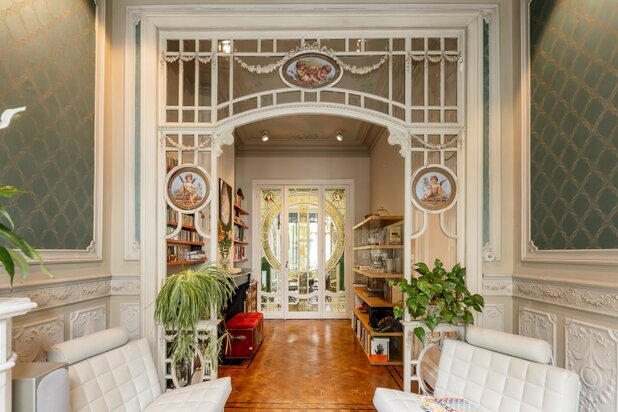 Stunning Art Nouveau townhouse with garage and apartment