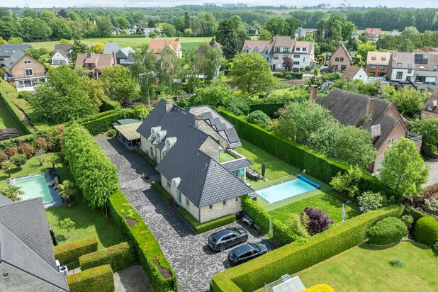 Exclusieve villa met  zwembad op een toplocatie in Wemmel