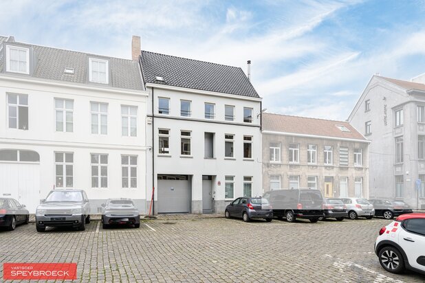 TE KOOP IN GENT Prinsenhof 107.