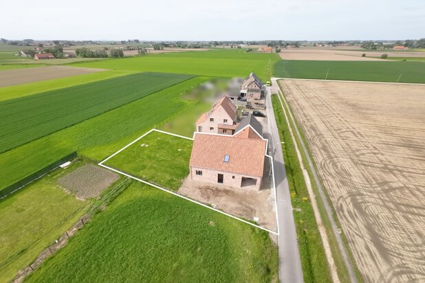 Ruime nieuwbouwwoning met landelijk karakter