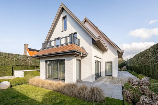 Sophisticated villa located in a quiet and pleasant environment near the Magere Schorre.