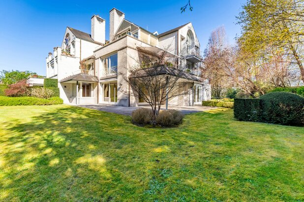 Domaine des Fougères - Jardin et garage