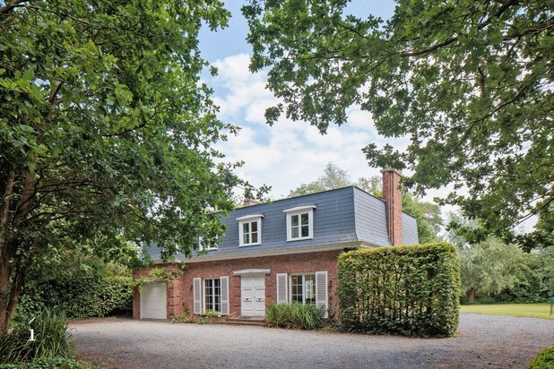 Franse villa met charmante uitstraling op een ruim perceel