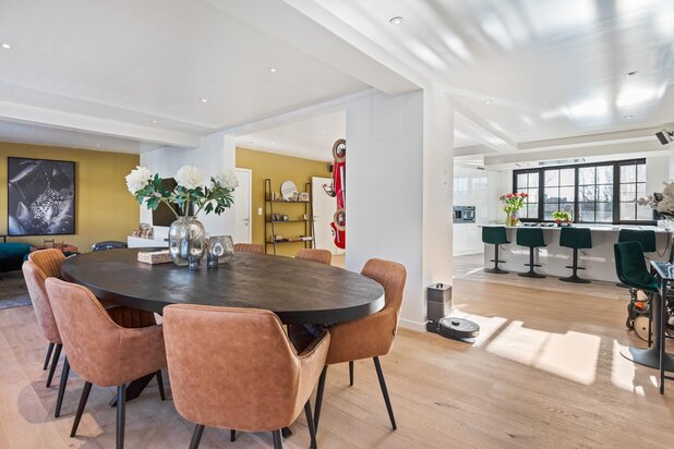 Prachtige duplex (240m²) met eigen inkom, 4 slaapkamers & terras