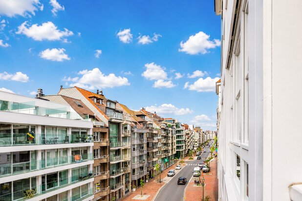 3 slp appartement met 3 badkamers en 3 terrassen te Knokke