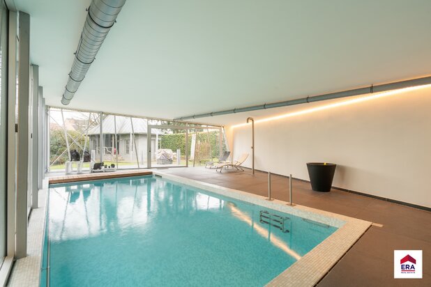 Luxevilla met zwembad in Berchem-Sainte-Agathe