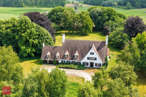 Zeer ruime villa in prachtige parktuin