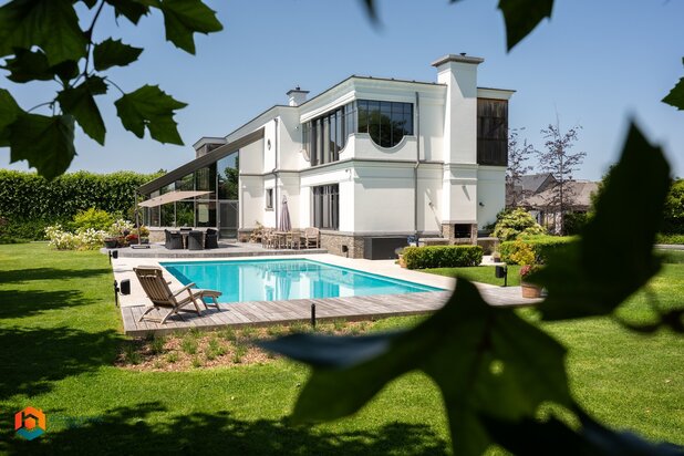 Prachtige en energiezuinige villa (587 m² bewoonbaar) op een perceel van 2617 m² te Hulshout