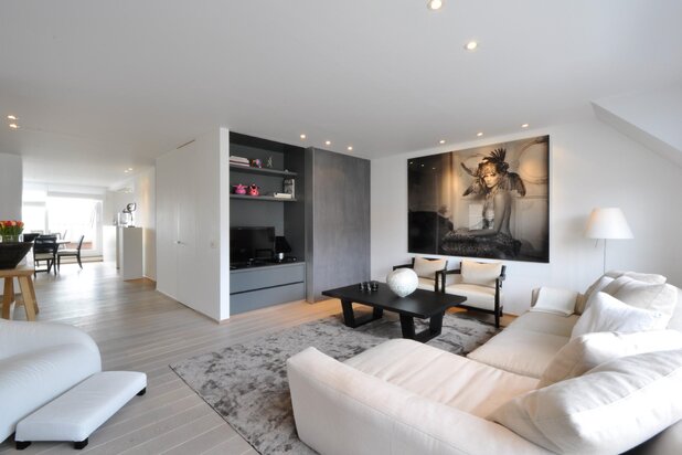 Elegant gemeubeld duplexappartement op de Dumortierlaan