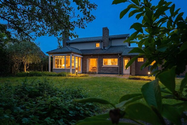 Rustig gelegen villa op 1.500 grond dichtbij Wevelgem!