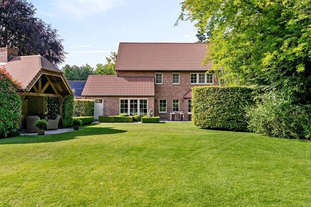 Rustig gelegen klassieke villa met Zuidgerichte tuin