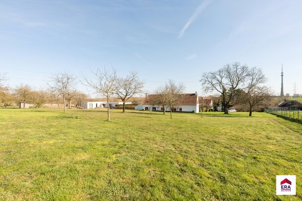 Karaktervolle 4-gevel woning met landelijk ver zicht te SPL!